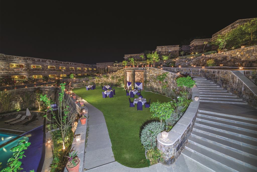 Ramada Udaipur Resort & Spa Extérieur photo