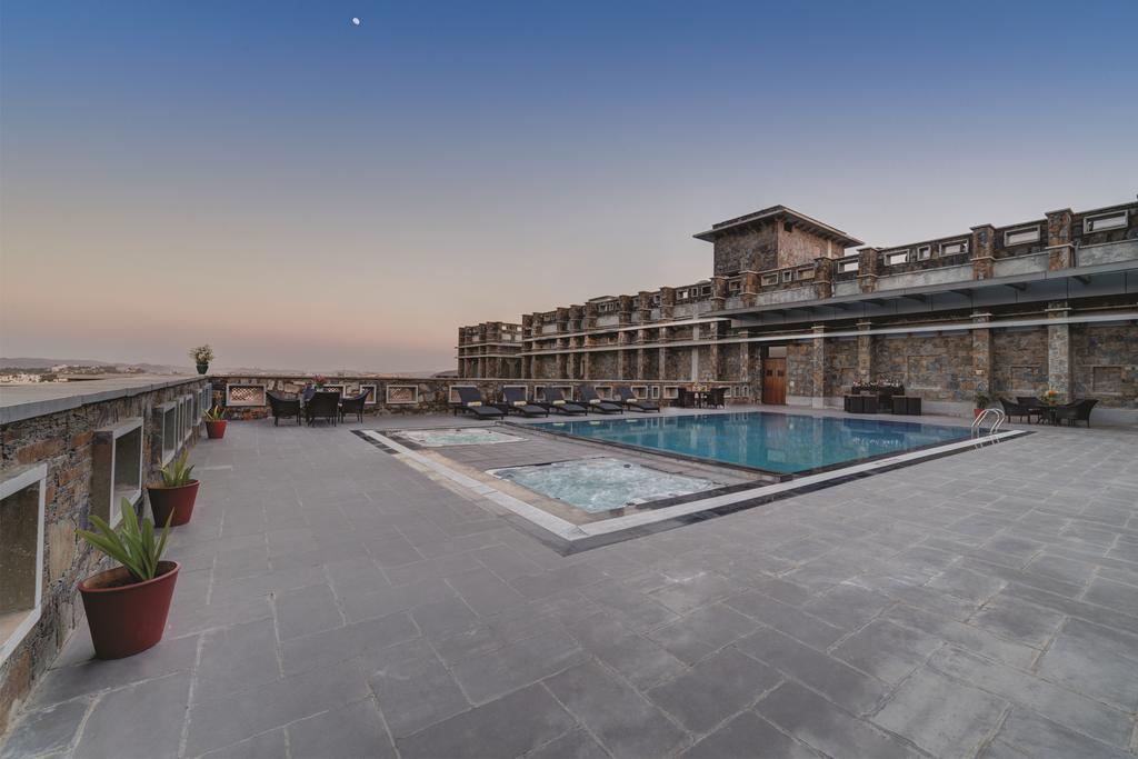 Ramada Udaipur Resort & Spa Extérieur photo