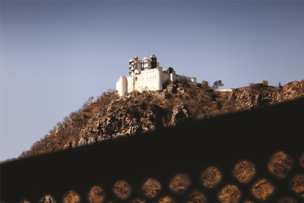 Ramada Udaipur Resort & Spa Extérieur photo