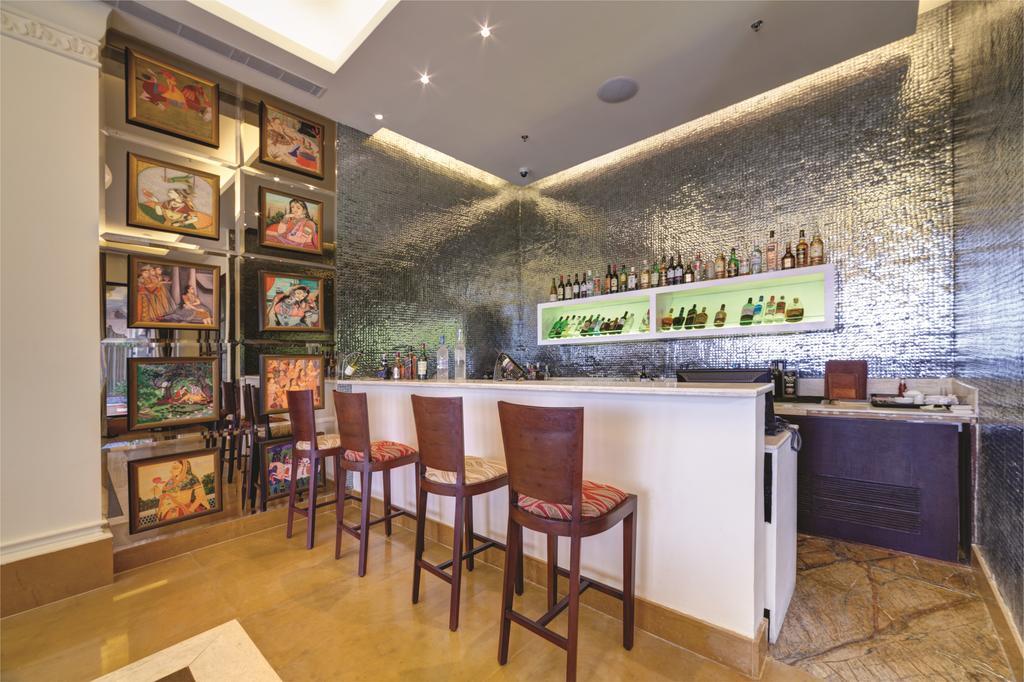 Ramada Udaipur Resort & Spa Extérieur photo