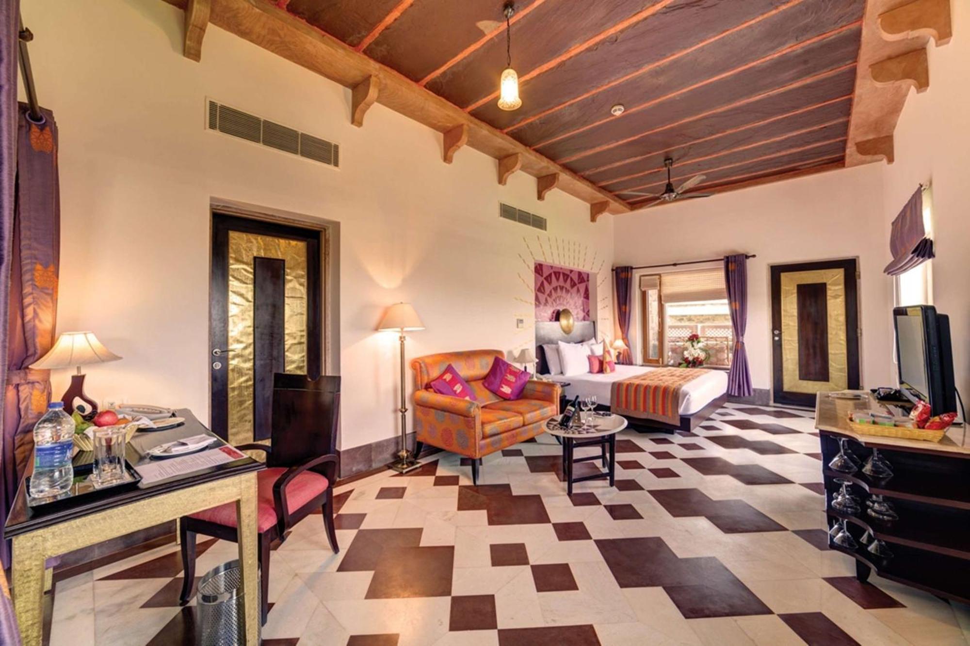 Ramada Udaipur Resort & Spa Extérieur photo