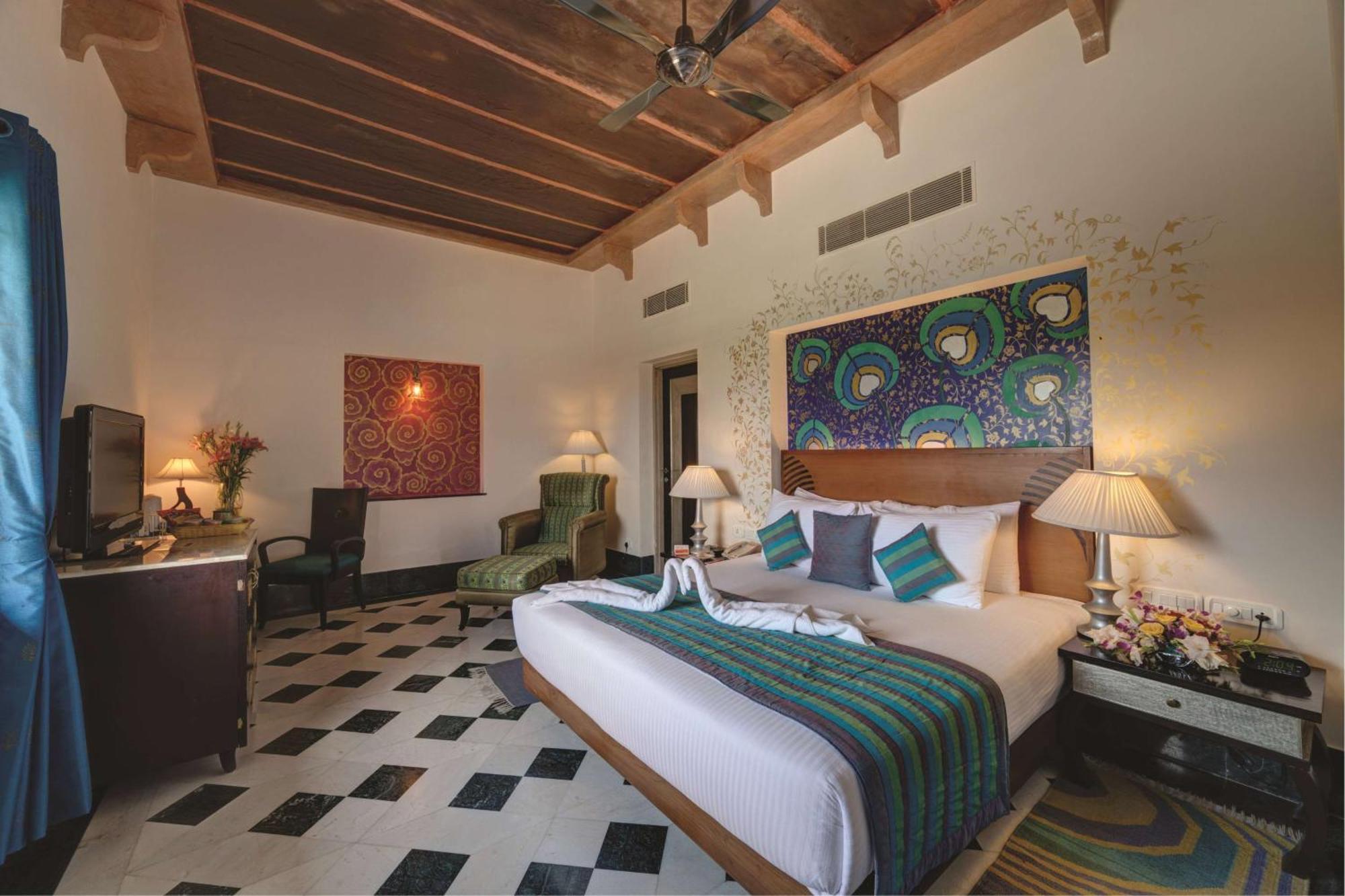 Ramada Udaipur Resort & Spa Extérieur photo