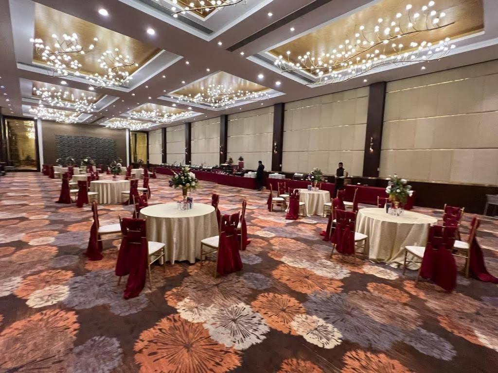 Ramada Udaipur Resort & Spa Extérieur photo