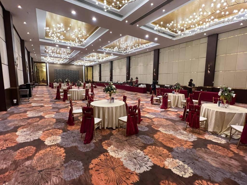 Ramada Udaipur Resort & Spa Extérieur photo