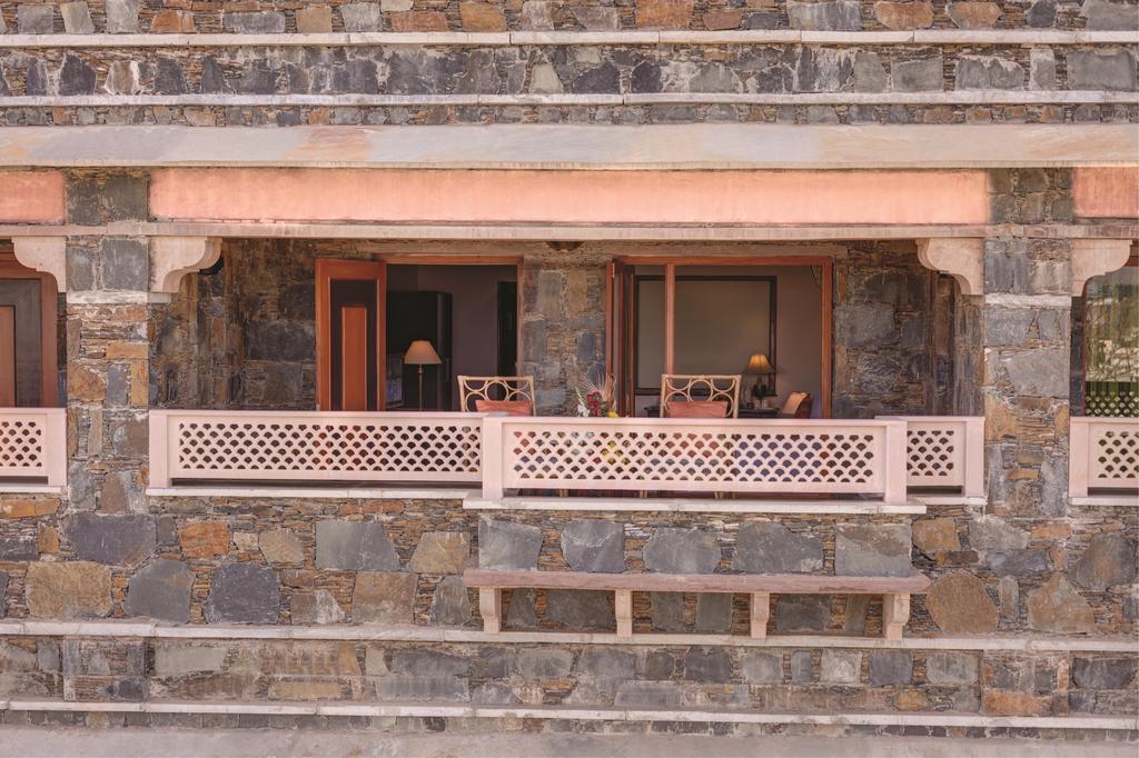 Ramada Udaipur Resort & Spa Extérieur photo