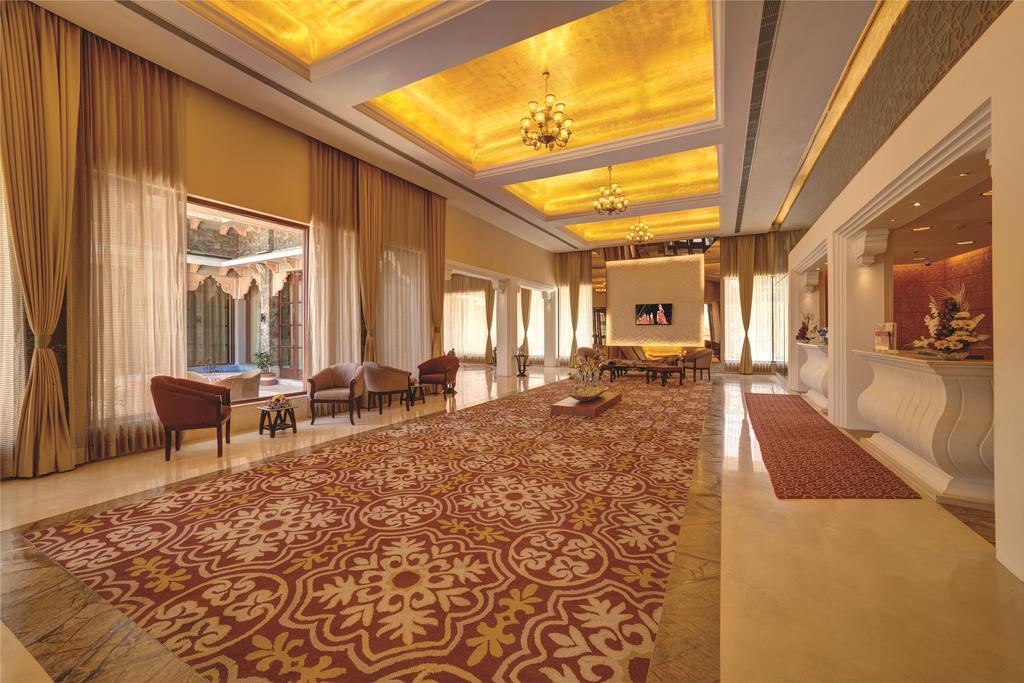 Ramada Udaipur Resort & Spa Extérieur photo