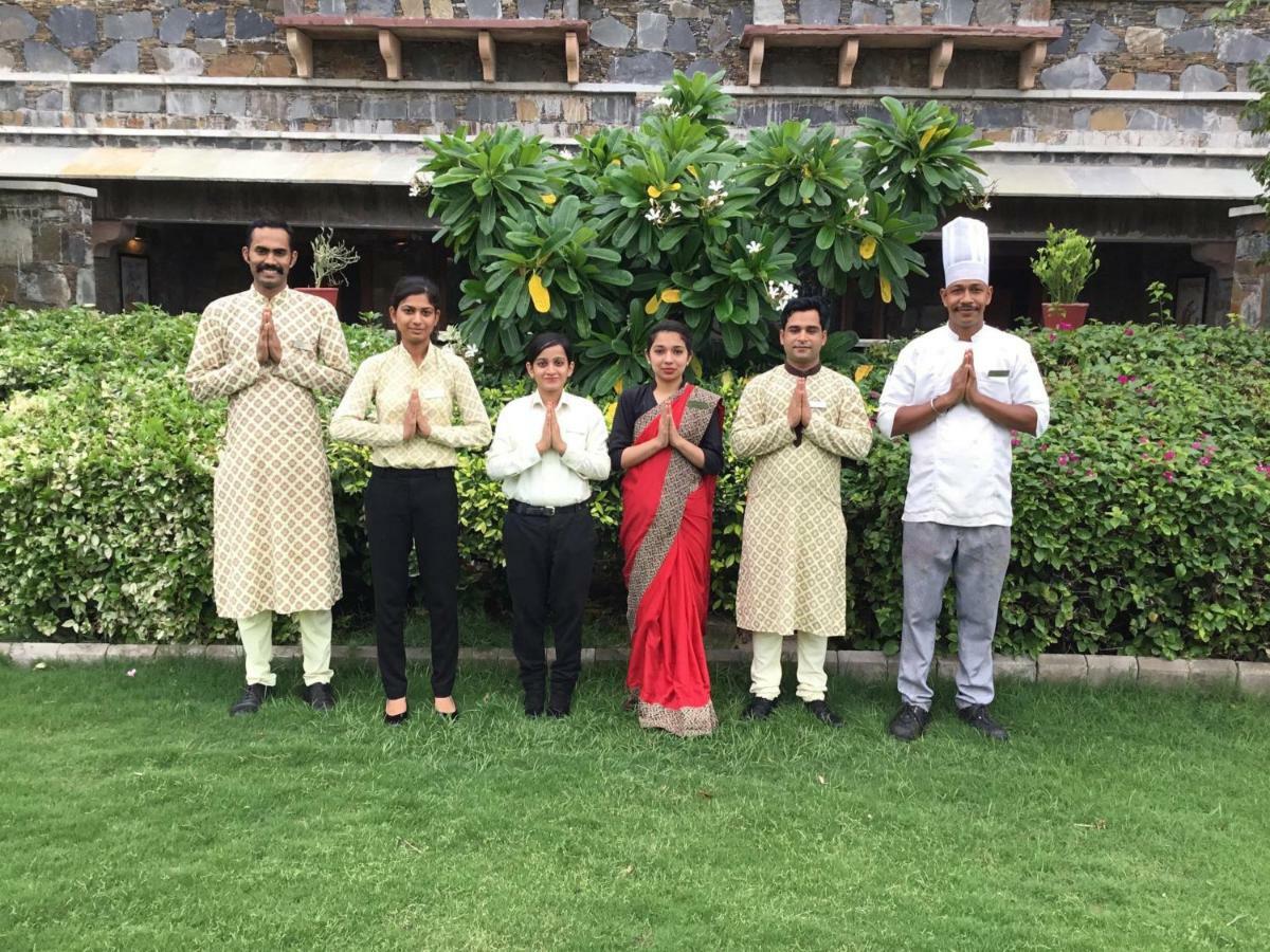 Ramada Udaipur Resort & Spa Extérieur photo
